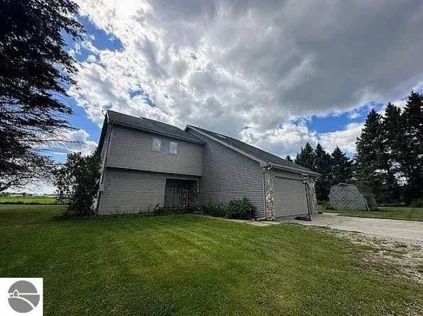 110 S Rempert Rd, Tawas City, MI 48763