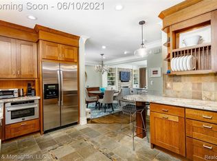 488 Saint Clair St, Grosse Pointe, MI 48230