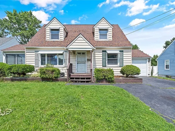 122 Russell Ave, Liverpool, NY 13088