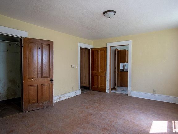 5th image of 2239 W 4th St
