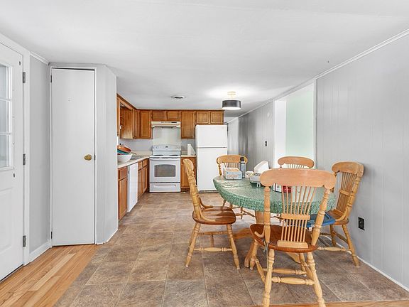 5th image of 135 Sorrel Creek Ln