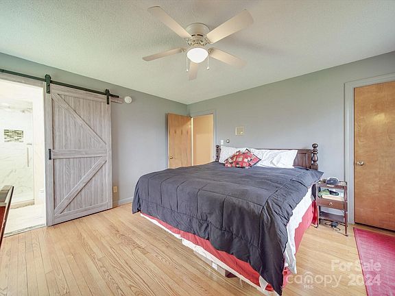 2nd image of 503 Charles St