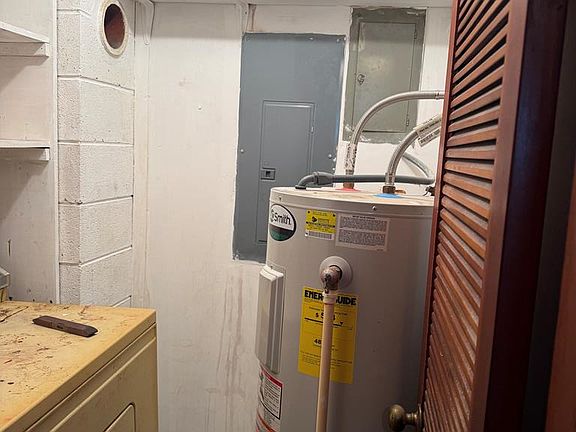 5th image of 217 Straightstone Rd