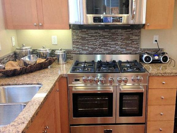 4th image of 1193 Fleetwood Ln