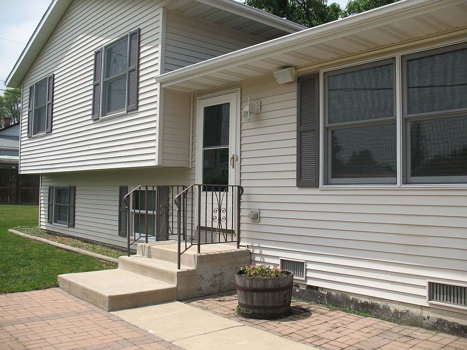 1st image of 400 N Poplar Ave