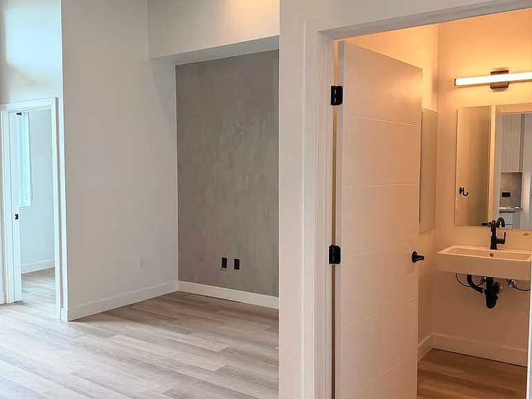 Rainford Apartments — Photo 110