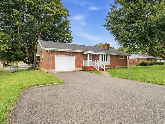3rd image of 95 Lawnview Ave
