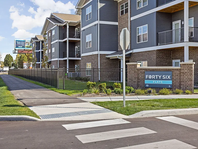 Forty Six Flats — Photo 20