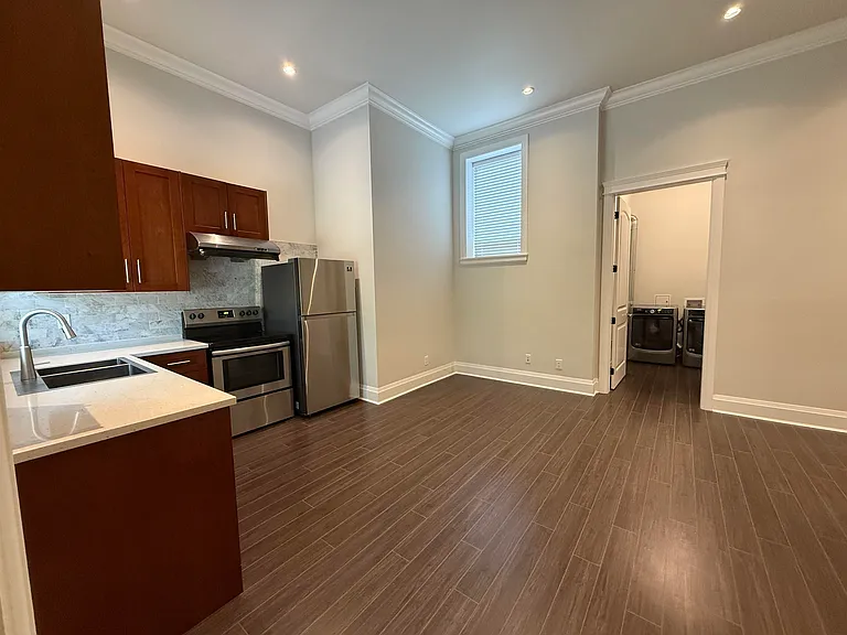 6688 Altringham Ct — Photo 2