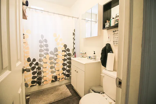 Rented by Link NY Realty | media 12