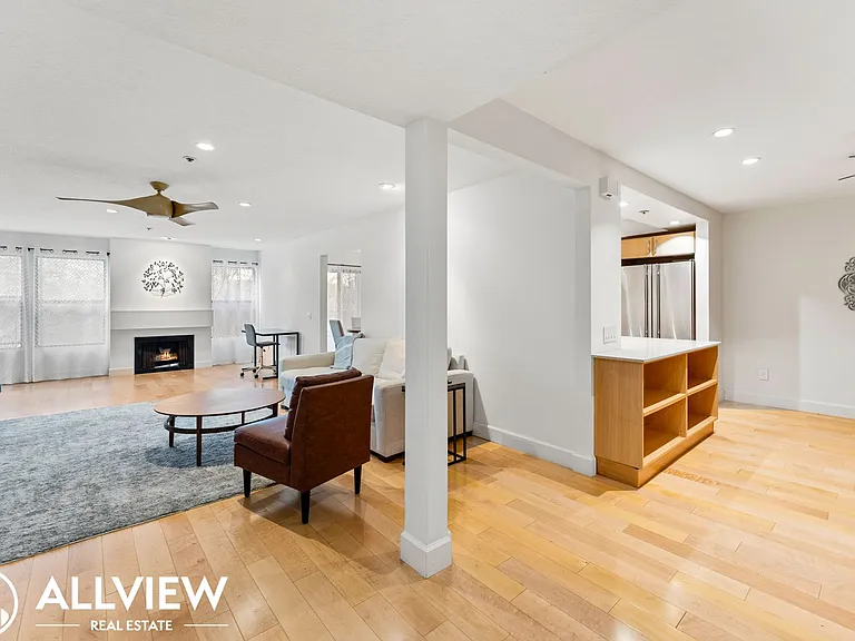 280 Cagney Ln #220 — Photo 4