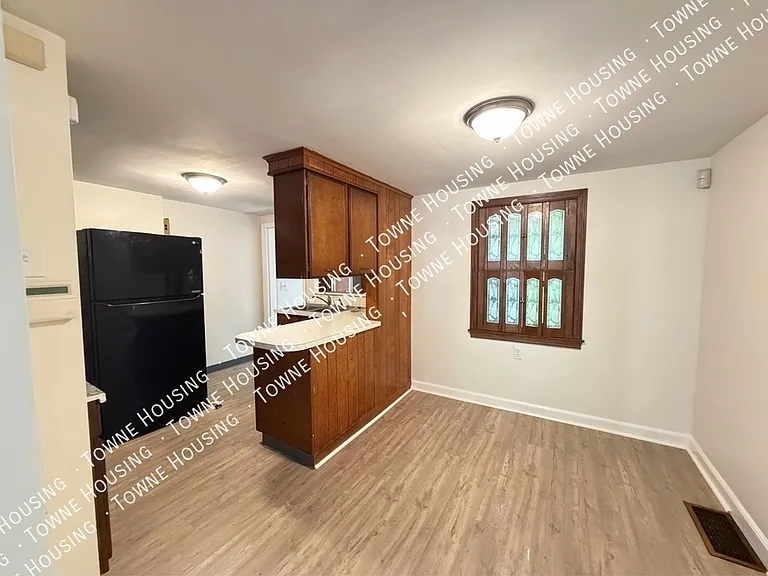 26 Janet St #RIGHT — Photo 4