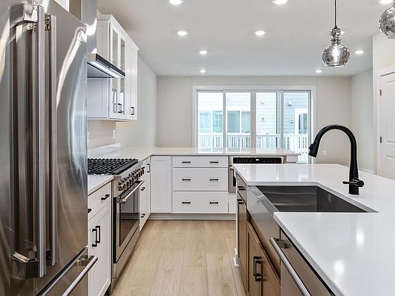 4th image of 10573 Oak Pl