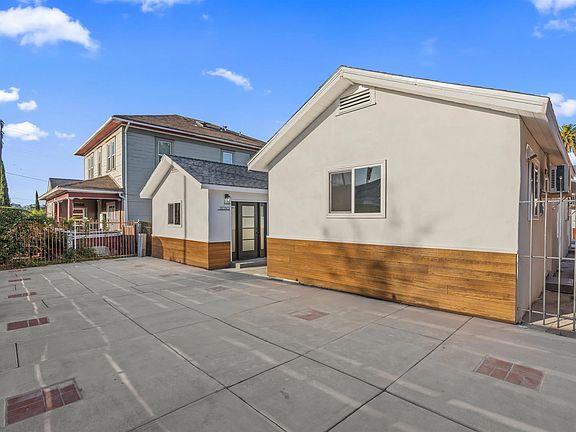 4th image of 2030-2034 Kearney Ave