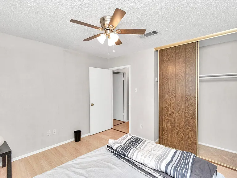 5837 Sunforest Dr — Photo 26