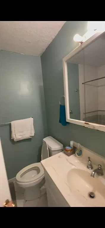 1 bed, 1.0 bath, 870 sqft, $3,200 — Photo 4