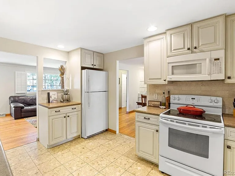 3448 W Alamo Ave — Photo 5