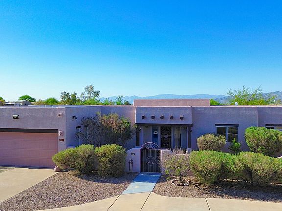 3rd image of 3021 E Dellwood Pl