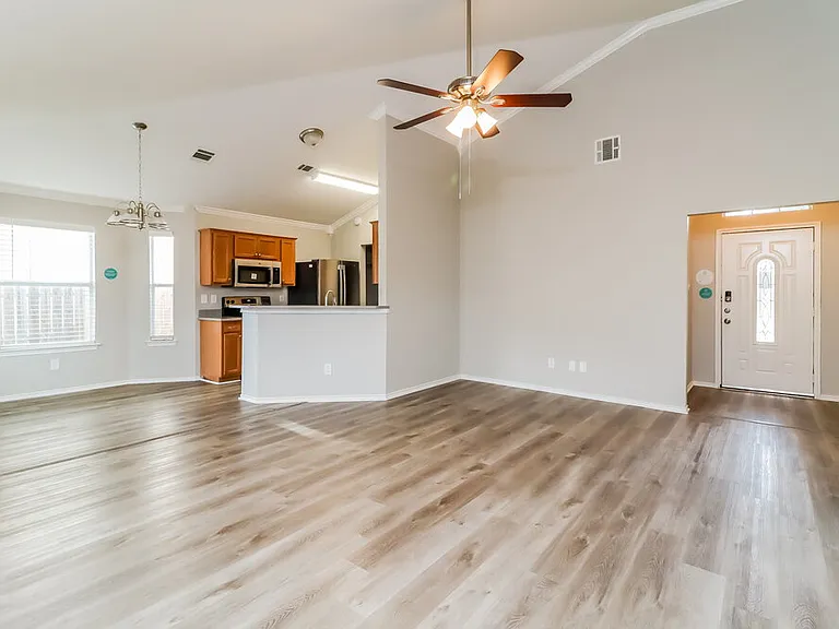 2105 Pacino Dr — Photo 4