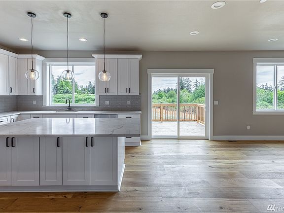 5th image of 7822 284th St NW