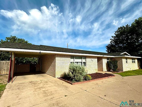 3rd image of 221 Utah Dr