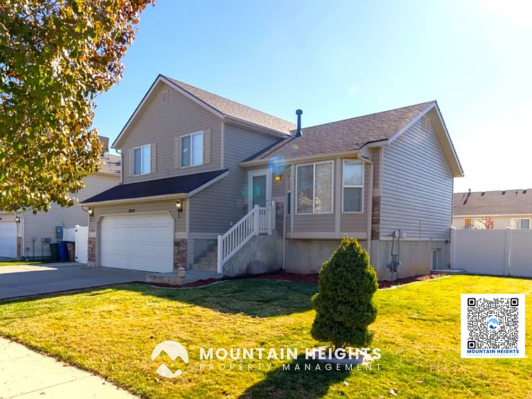 1953 W Black Angus Dr — Photo 1