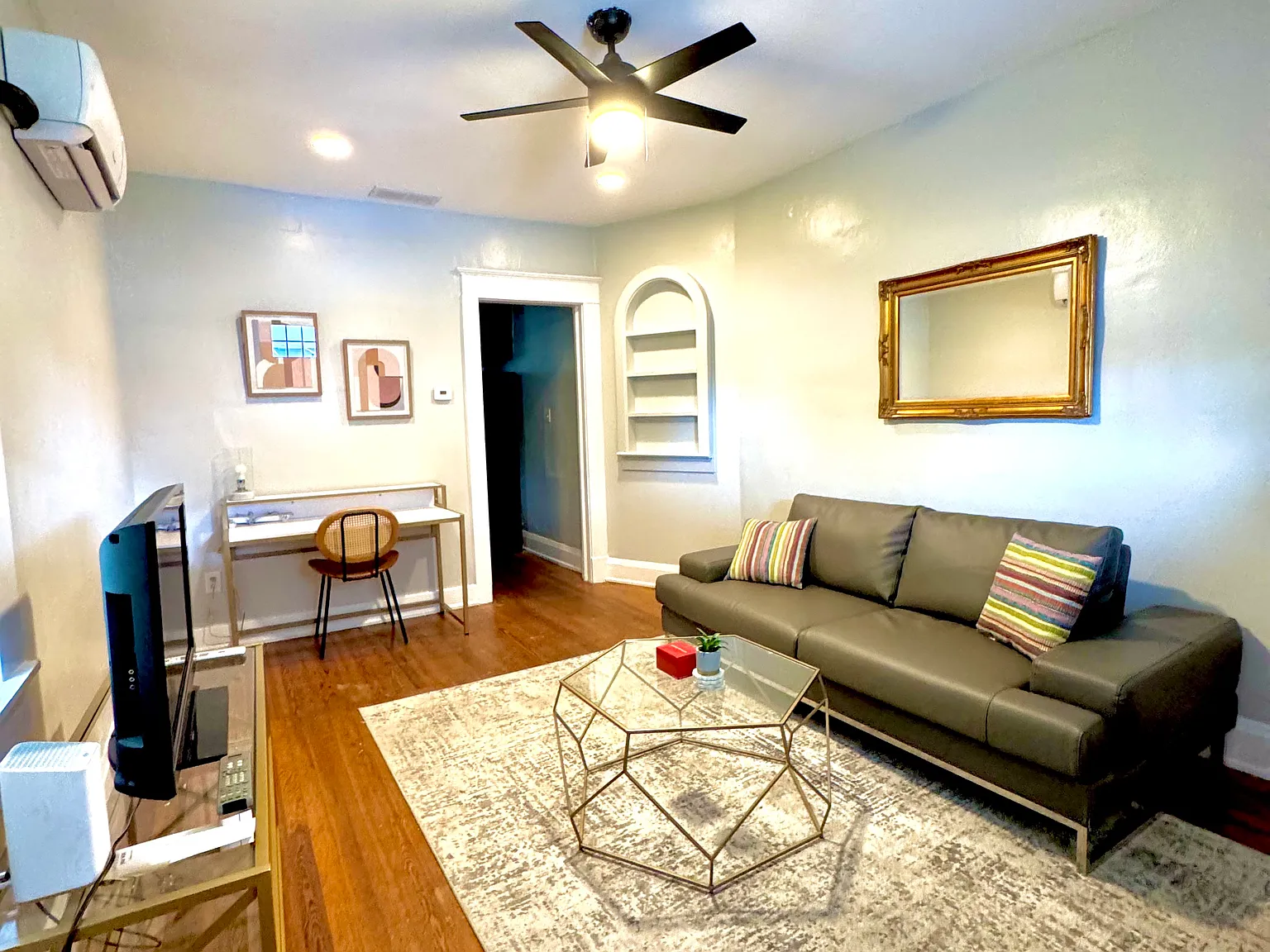 1 bed, 600 sqft, $1,350 — Photo 1
