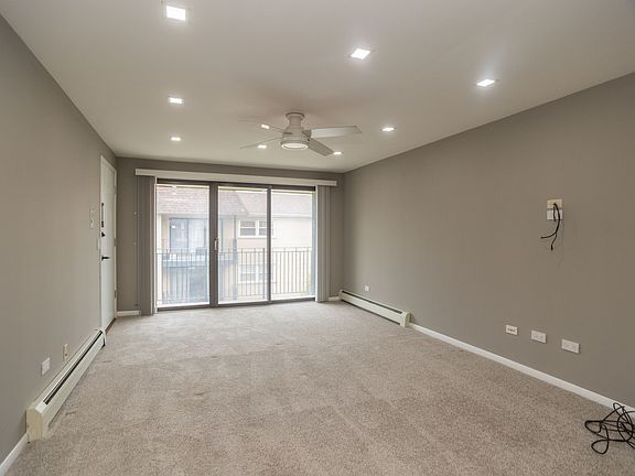 3rd image of 6561 N Harlem Ave APT 3E