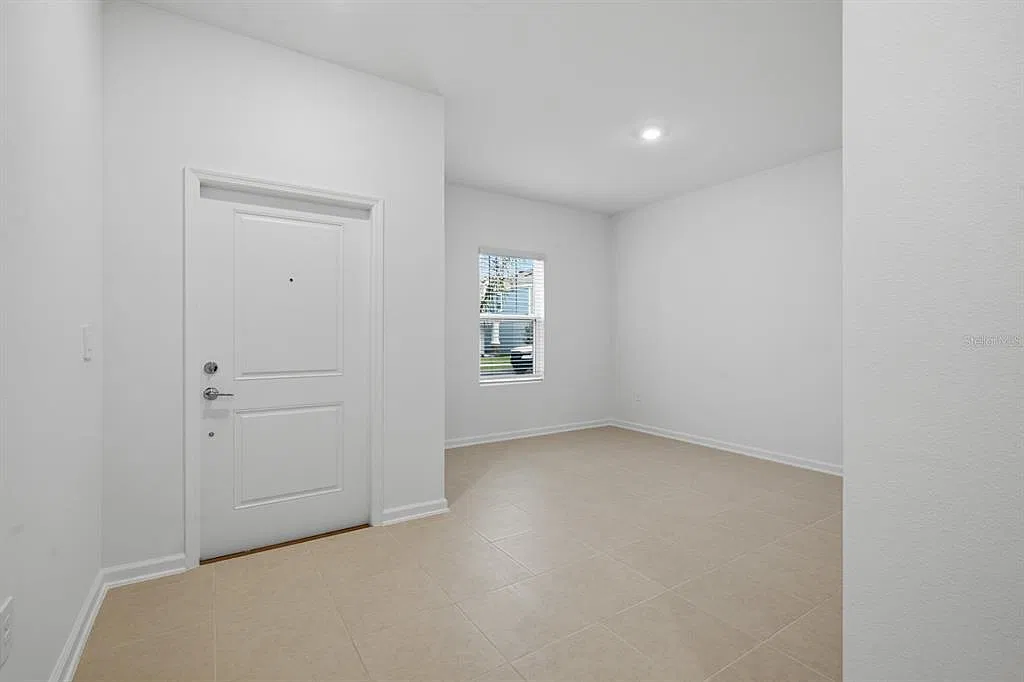 5 bed, 3.0 bath, 2455 sqft, $3,350 — Photo 2