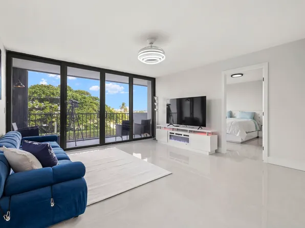 5600 N Flagler Drive #207, West Palm Beach, FL 33407