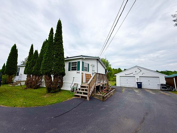 2nd image of 142 Lake Road