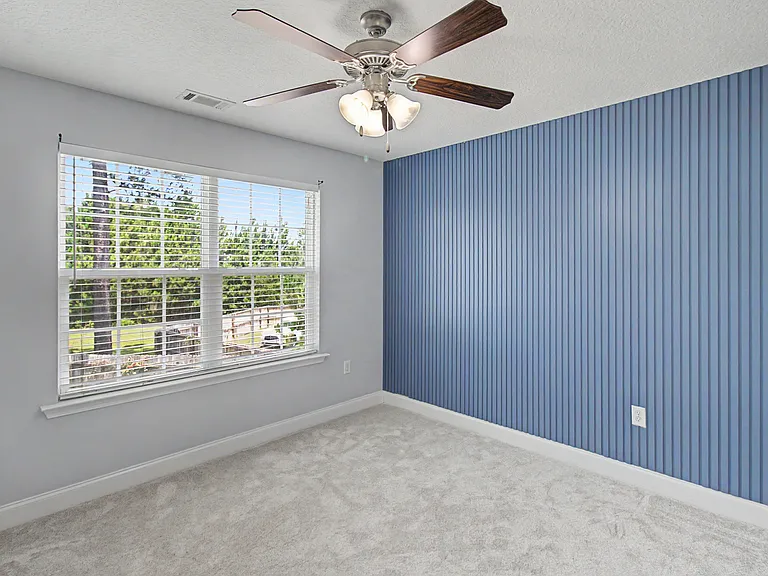 151 Lincoln Way NE — Photo 20