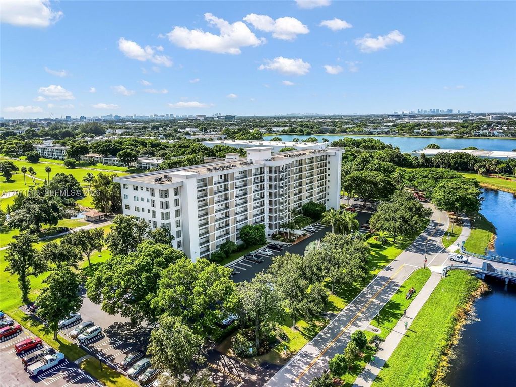 3300 N Palm Aire Dr APT 910, Pompano Beach