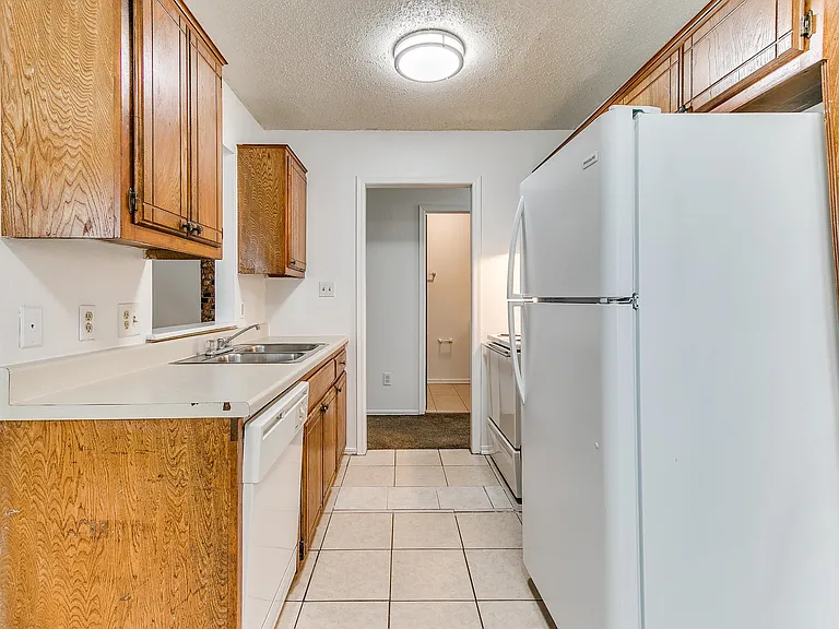 Dining to Kitchen