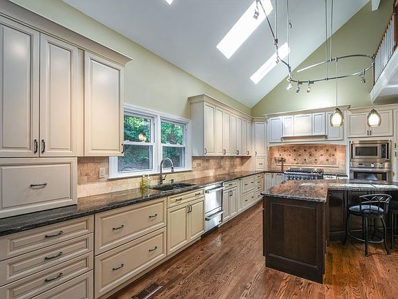 3rd image of 3430 Forest Peak Way