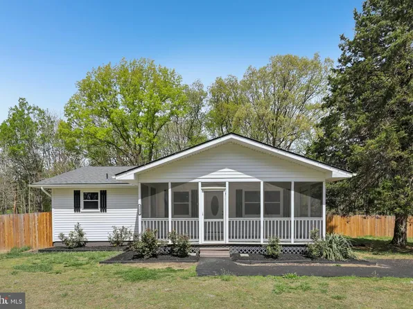 1257 White Oak Rd, Fredericksburg, VA 22405