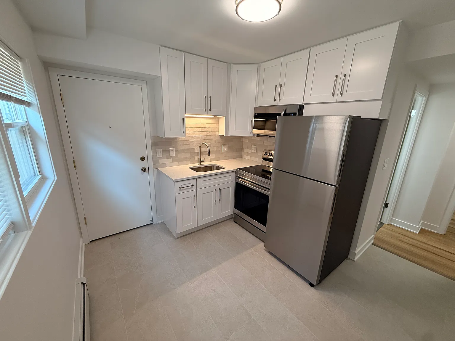 1 bed, 650 sqft, $1,500 — Photo 4