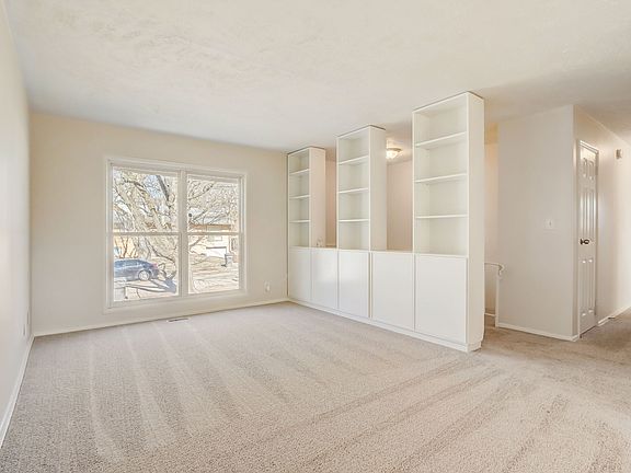 3rd image of 5825 Suburban Dr