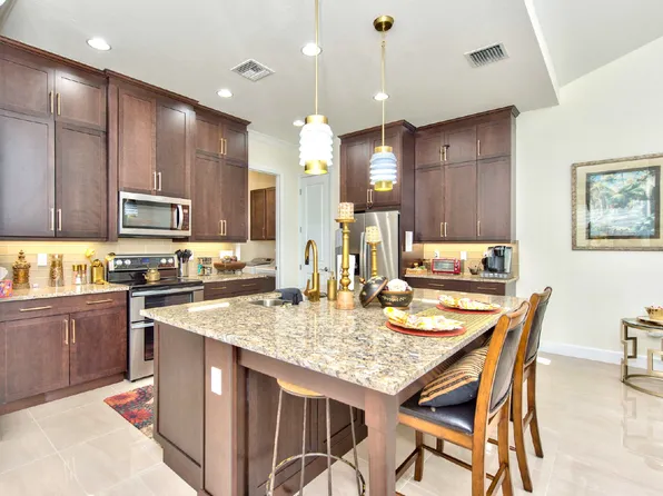 7204 Cayo Coco Ln, Naples, FL 34113