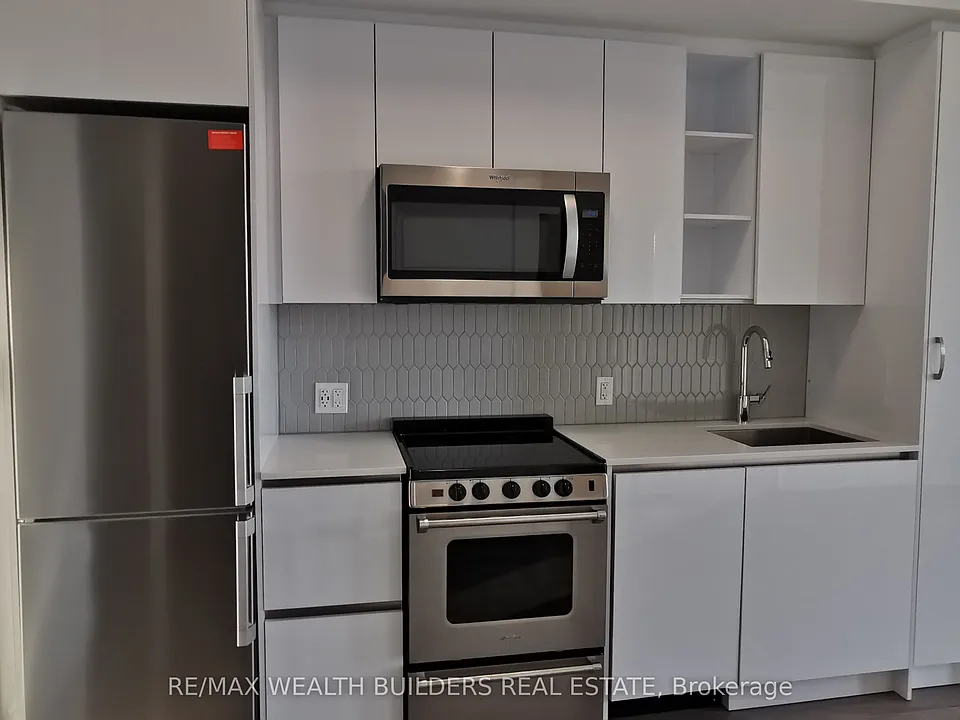 251 Manitoba St #620