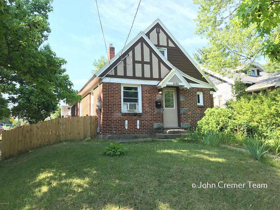 1st image of 1040 Dickinson St SE