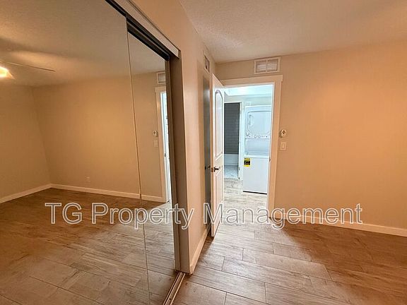 5th image of 1700 Main St #1720