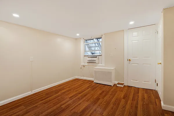 Rented by Compass | media 28