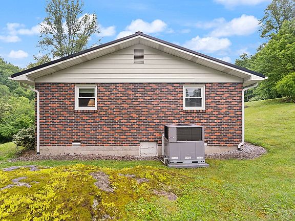 5th image of 35 Rocky Hill Cir