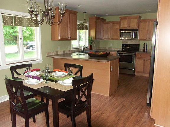 New Kitchen w/applainces