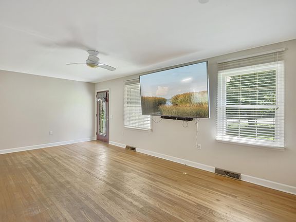 5th image of 118 Azalea Dr
