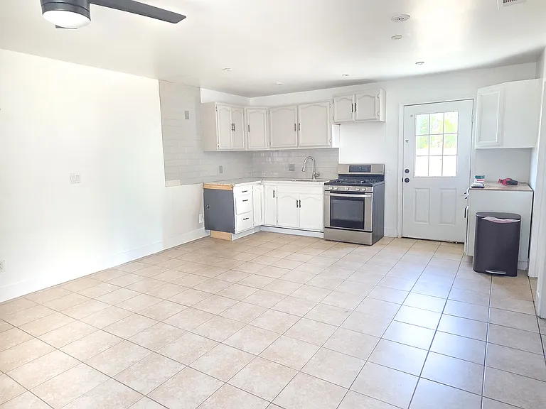 13784 Herrick Ave #B — Photo 4