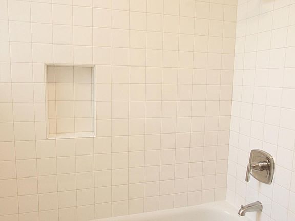 5th image of 3737 Fillmore St #205