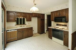 4th image of 150 Buckley Ln