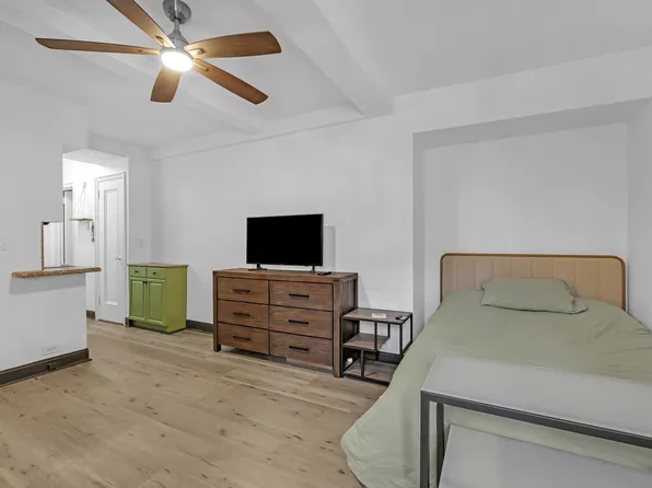 25 Tudor City Place image 4 of 18